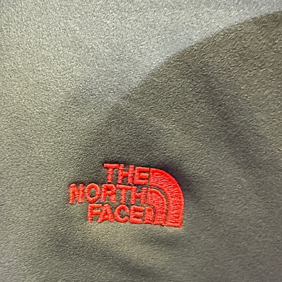 The North Face Women's Full Zip Ski Jacket - Picture 2 of 9